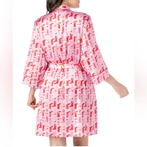 Hello Mello Boots & Bubbles Beauty Sleep Satin Robe, Cowboy Boots - Picture 6 of 6